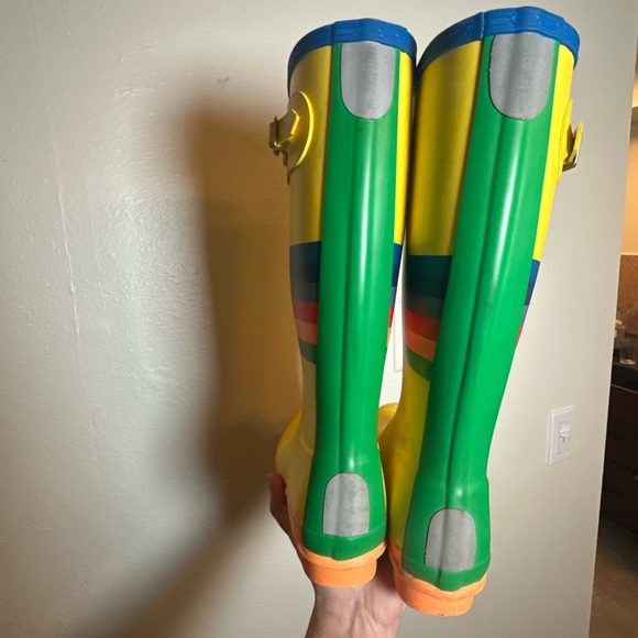 Hunter Kids Yellow Rain Boots with Rainbow Stripes size 3 - Picture 4 of 8